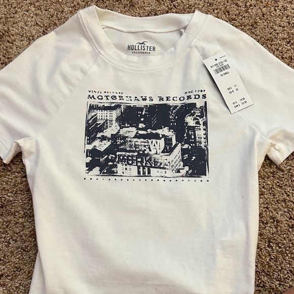Hollister Cream Graphic T-Shirt - Picture 1 of 1